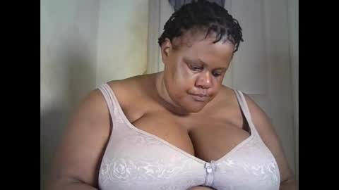 ebony_magixs online show from October 9, 2025, 3:54 pm