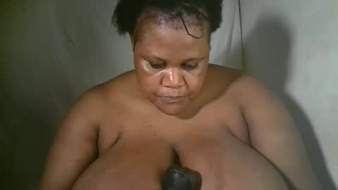 ebony_magixs online show from April 21, 2026, 1:42 am