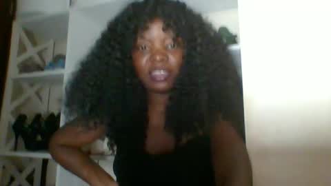 Snapshot of ebony_malkia chatting on December 4, 2025, 8:17 pm Malikia online show from December 4, 2025, 8:17 pm