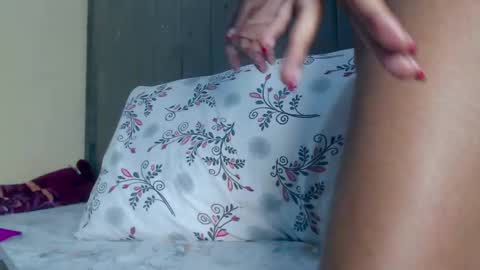 EBONY PETITE online show from March 3, 2025, 7:32 am