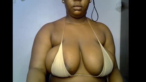 Snapshot of ebony_plumx12 chatting on December 15, 2025, 10:52 am Prisy online show from December 15, 2025, 10:52 am