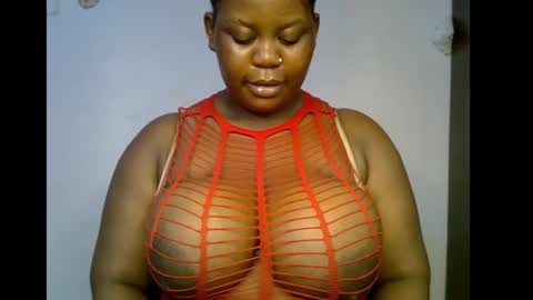 Snapshot of ebony_plumx12 chatting on December 17, 2025, 8:04 pm Prisy online show from December 17, 2025, 8:04 pm