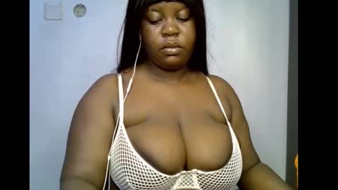 Snapshot of ebony_plumx12 chatting on January 5, 2026, 5:38 pm Prisy online show from January 5, 2026, 5:38 pm