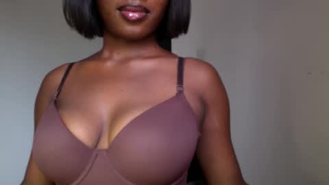 delilah online show from April 28, 2026, 10:42 am