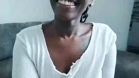 Ebony Melanie online show from March 4, 2025, 1:49 pm