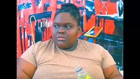 ebonyhotbuns4u2luv online show from November 18, 2025, 9:36 am