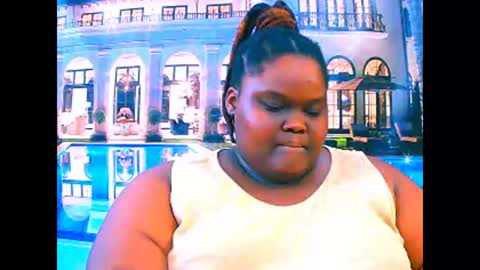 ebonyhotbuns4u2luv online show from April 18, 2026, 9:57 am