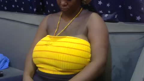 ebonymayahh online show from April 17, 2026, 7:44 am