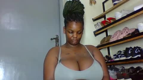 Snapshot of ebonymayahh chatting on July 14, 2026, 4:39 am ebonymayahh online show from July 14, 2026, 4:39 am