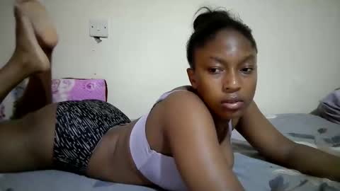 Snapshot of ebonyzora chatting on June 7, 2026, 3:27 pm Zora online show from June 7, 2026, 3:27 pm