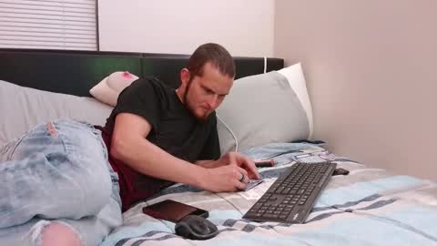 eclipticice94 online show from November 28, 2025, 5:21 am