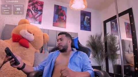 edahi1386 online show from December 15, 2025, 4:44 pm