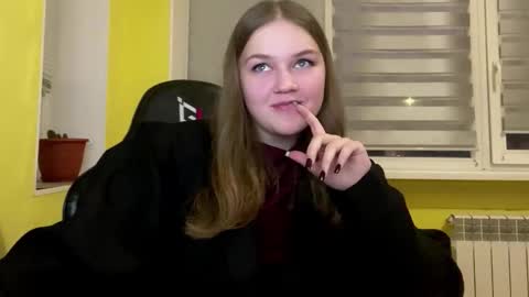 Mia online show from February 20, 2026, 2:28 pm