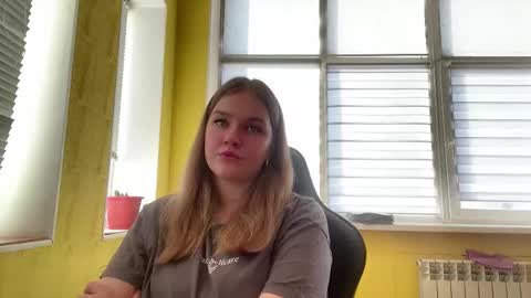 Mia online show from February 27, 2026, 11:54 am