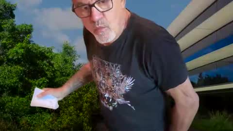 eddelmar online show from October 13, 2025, 1:44 pm