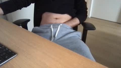 Snapshot of eddy270 chatting on January 17, 2026, 2:44 pm eddy270 online show from January 17, 2026, 2:44 pm