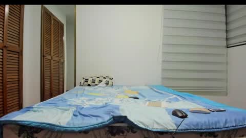 edenbff_ online show from April 22, 2026, 12:57 am