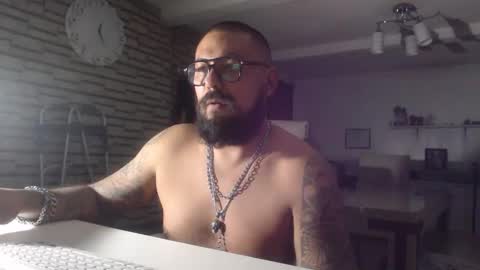 edgarram83 online show from October 20, 2025, 6:25 am