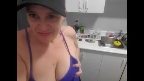 Snapshot of edgeofinsanity13 chatting on February 26, 2025, 8:33 pm Angel online show from February 26, 2025, 8:33 pm