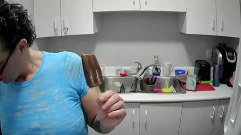 Snapshot of edgeofinsanity13 chatting on February 28, 2025, 9:44 pm Angel online show from February 28, 2025, 9:44 pm