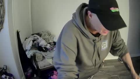 Snapshot of edgeofinsanity13 chatting on October 6, 2025, 1:41 pm Angel online show from October 6, 2025, 1:41 pm