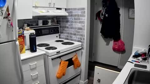 Snapshot of edgeofinsanity13 chatting on March 4, 2026, 5:30 pm Angel online show from March 4, 2026, 5:30 pm