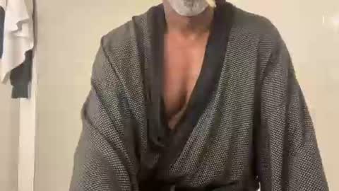 Dad online show from October 25, 2025, 2:56 pm