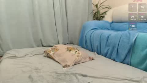 Snapshot of edifox chatting on June 17, 2026, 8:43 pm Alexander online show from June 17, 2026, 8:43 pm