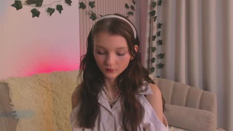 Lisa  online show from February 1, 2025, 12:07 am