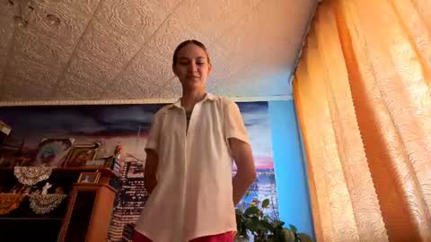 Snapshot of edithpeters chatting on July 23, 2026, 5:16 am Annie online show from July 23, 2026, 5:16 am