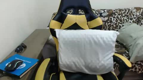 eduardobrain7 online show from October 19, 2025, 4:46 am