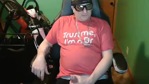 edwardaims_2please online show from April 24, 2026, 2:36 am