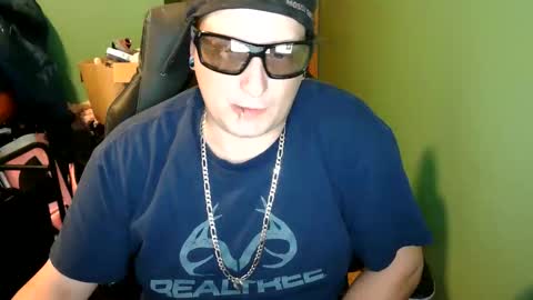 edwardaims_2please online show from June 6, 2026, 9:41 pm