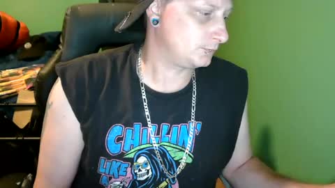 Snapshot of edwardaims_2please chatting on July 8, 2026, 1:54 am edwardaims_2please online show from July 8, 2026, 1:54 am