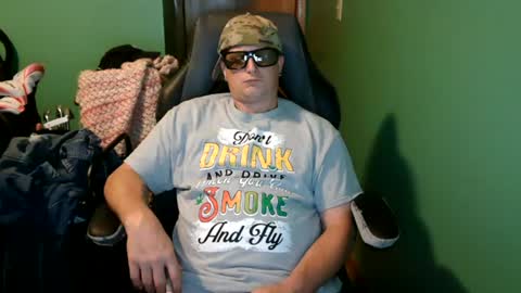 Snapshot of edwardaims_2please chatting on July 17, 2026, 3:57 am edwardaims_2please online show from July 17, 2026, 3:57 am