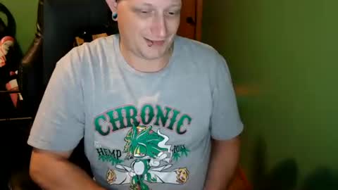 Snapshot of edwardaims_2please chatting on July 29, 2026, 2:21 am edwardaims_2please online show from July 29, 2026, 2:21 am