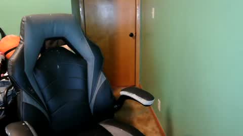 Snapshot of edwardaims_2please chatting on August 2, 2026, 6:06 pm edwardaims_2please online show from August 2, 2026, 6:06 pm
