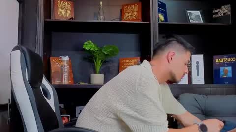 Edward Ross online show from October 2, 2025, 8:16 pm