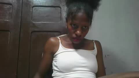 Snapshot of edwige770943 chatting on May 17, 2026, 3:52 pm edwige770943 online show from May 17, 2026, 3:52 pm