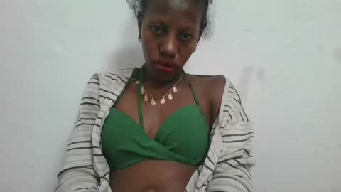 Snapshot of edwige770943 chatting on June 7, 2026, 1:21 am edwige770943 online show from June 7, 2026, 1:21 am