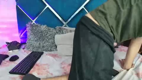 Edwin online show from April 18, 2026, 7:58 pm