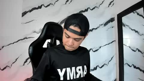 Snapshot of edy_play1 chatting on April 28, 2026, 3:33 am edy online show from April 28, 2026, 3:33 am