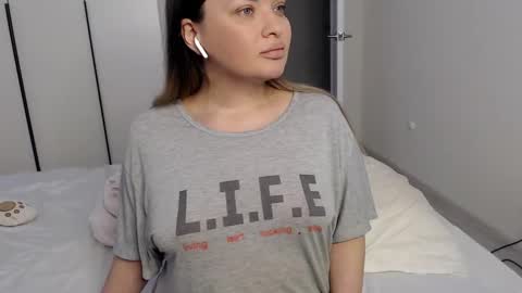 eelena4kiss online show from February 16, 2025, 7:49 pm