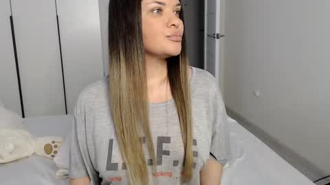 eelena4kiss online show from February 23, 2025, 1:42 pm