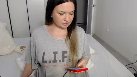 eelena4kiss online show from February 25, 2025, 3:05 pm