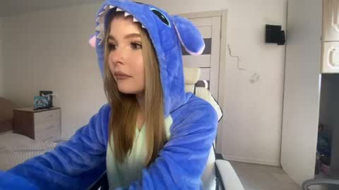 Snapshot of eestipixies chatting on May 16, 2026, 4:53 am Lili online show from May 16, 2026, 4:53 am
