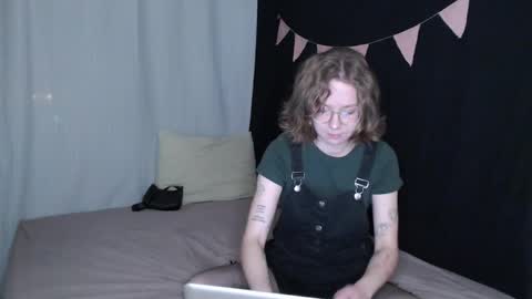 effa__laska online show from November 12, 2025, 7:13 pm