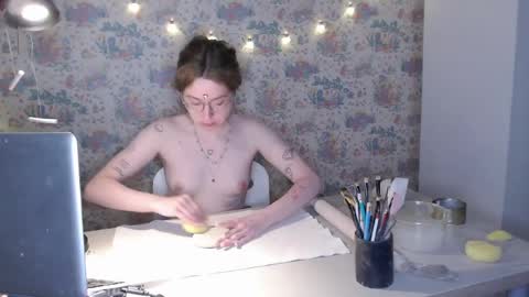 Snapshot of effa__laska chatting on April 28, 2026, 9:20 pm effa__laska online show from April 28, 2026, 9:20 pm