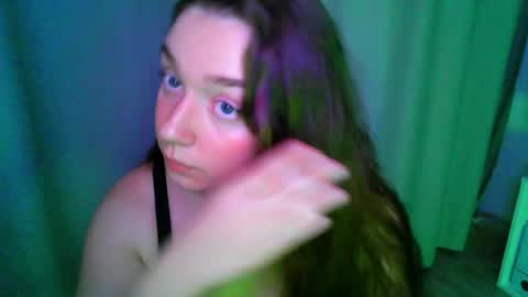effie_balconii online show from September 18, 2025, 4:31 pm