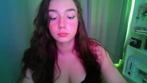 effie_balconii online show from September 22, 2025, 10:50 am